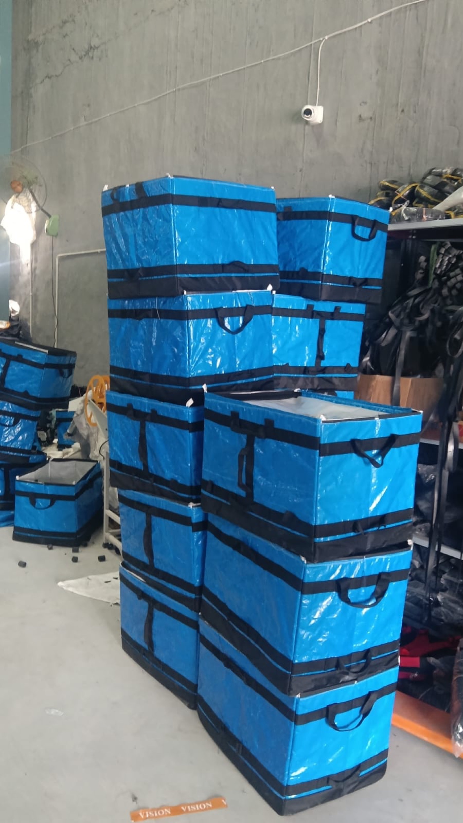 Vertical stacking strength — loaded carriers stacked five high